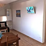 Schoene Ferienwohnung In Baska Voda Mit Terrasse