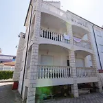 Apartments Lovric