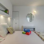 Luxurious Holiday Home In Arbanija With Jacuzzi