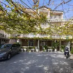 Nice Apartment In Dugi Rat With Wifi