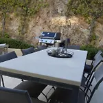 Unique 4-Bedroom Villa Sempervivum With Pool In Sutivan