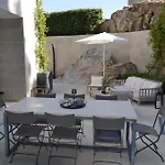 Unique 4-Bedroom Villa Sempervivum With Pool In Sutivan