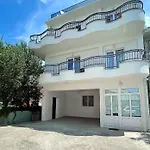 Villa Arina
