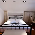 Mama House