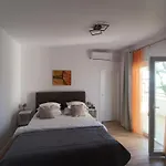 Apartments Josip II - 150 M From Beach With Free Parking