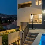 Modern & Stylish Villa With Private Pool - Four Bedroom Villa With Pool