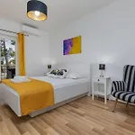 Apartments By The Sea Brela, Makarska - 2713
