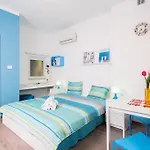 Split Dreams Apartments