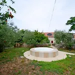 House Teo