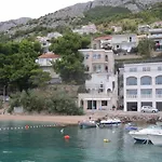 Apartment By The Sea