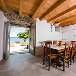 Stone Lady - Holiday Home