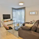 Luxury Urban Villa Apartments With Jacuzzi