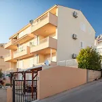 Studio Apartment Tia