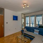 Apartment Azure Split