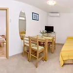 Beach Resort Apartments Bucina