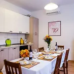 Dundo Baldo Apartment