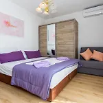 Apartments Iva Brstilo