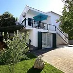 Luxury House With Pool