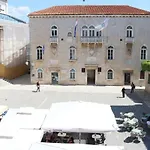 Trogir Square Apartment