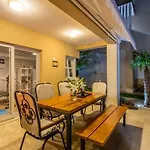 Villa Fox Exclusive