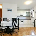 Luxury Apartment Ela