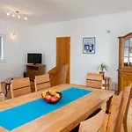 Holiday House Koprivno