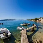 Beachfront Apartment Nehaj Kastel