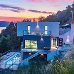 Villa Mia With Private Pool, Whirlpool, Gym, Sauna, Seaviews