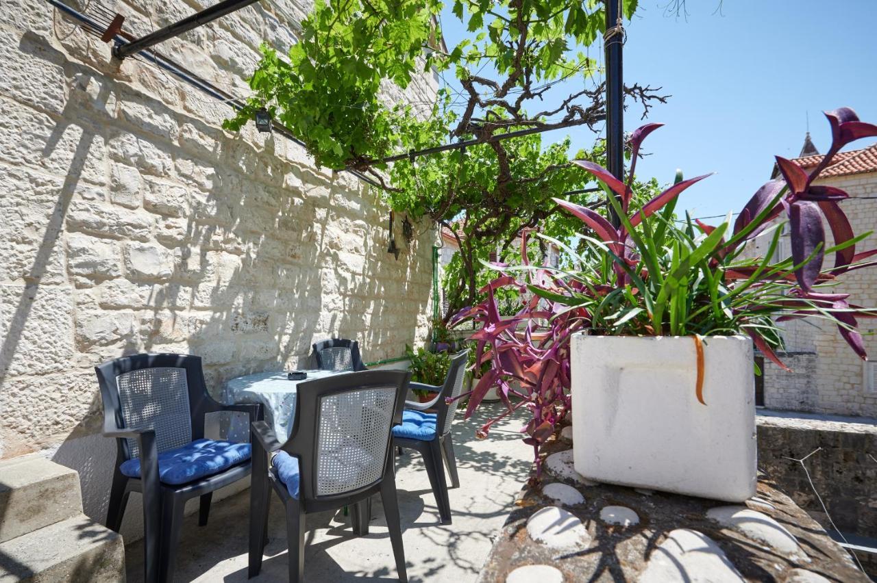 Rooms Antonio 3*