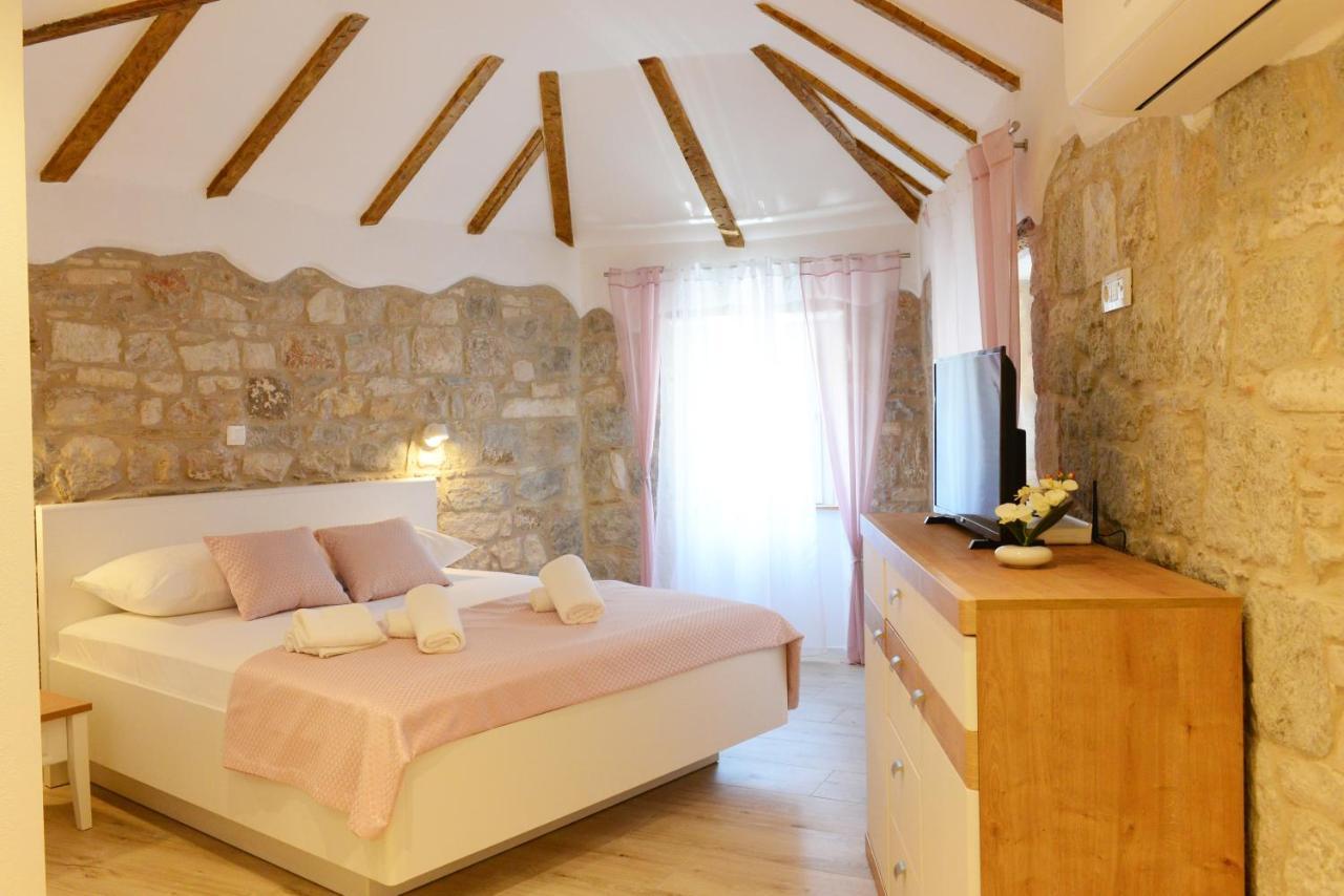 Veli Varos Old Town Deluxe Centre Апартаменты Сплит