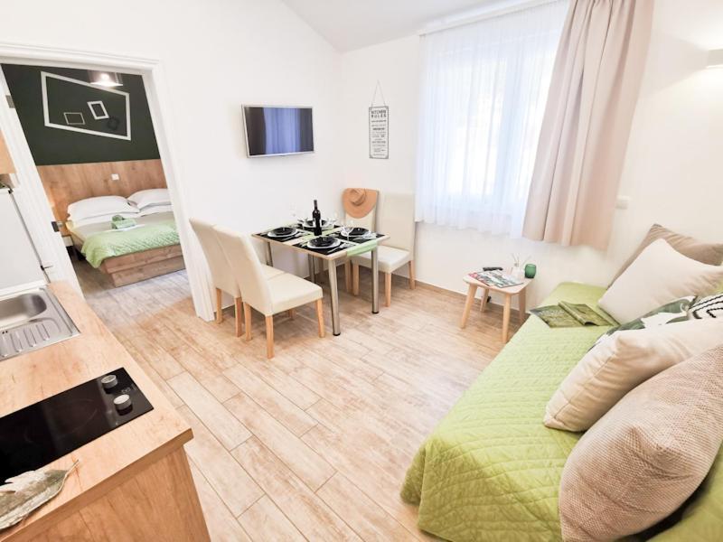 Rita - Charming 2plus2 Partialseaview