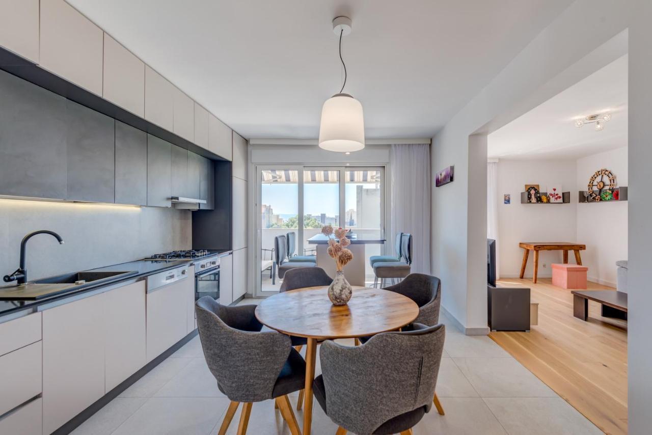 Modern 90 M2 With Balcony W The Sea View Апартаменты Сплит