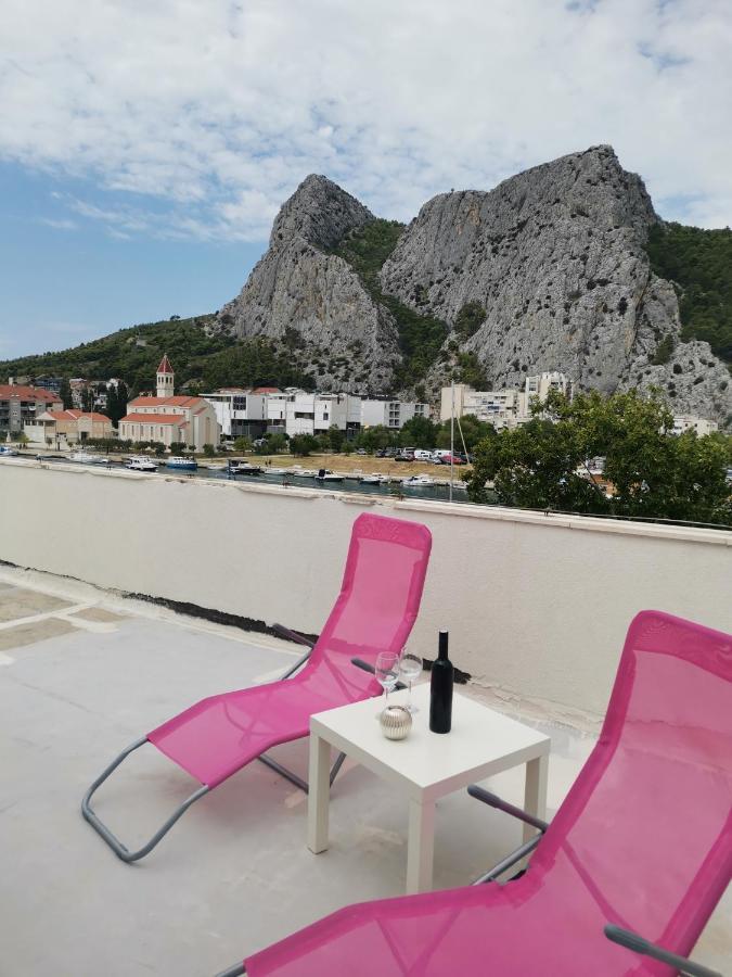 Charming With River View Appartement