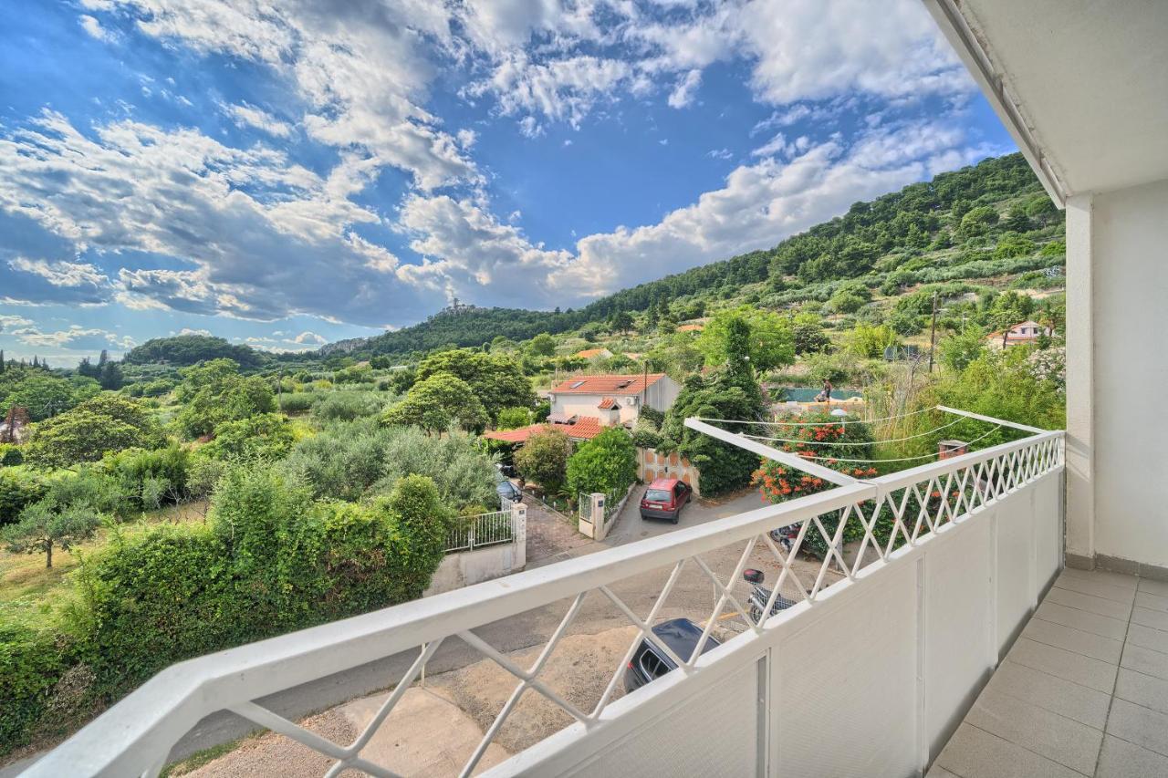 Apartment A2- Luxury W Big Balcony 4 Min Walk To *