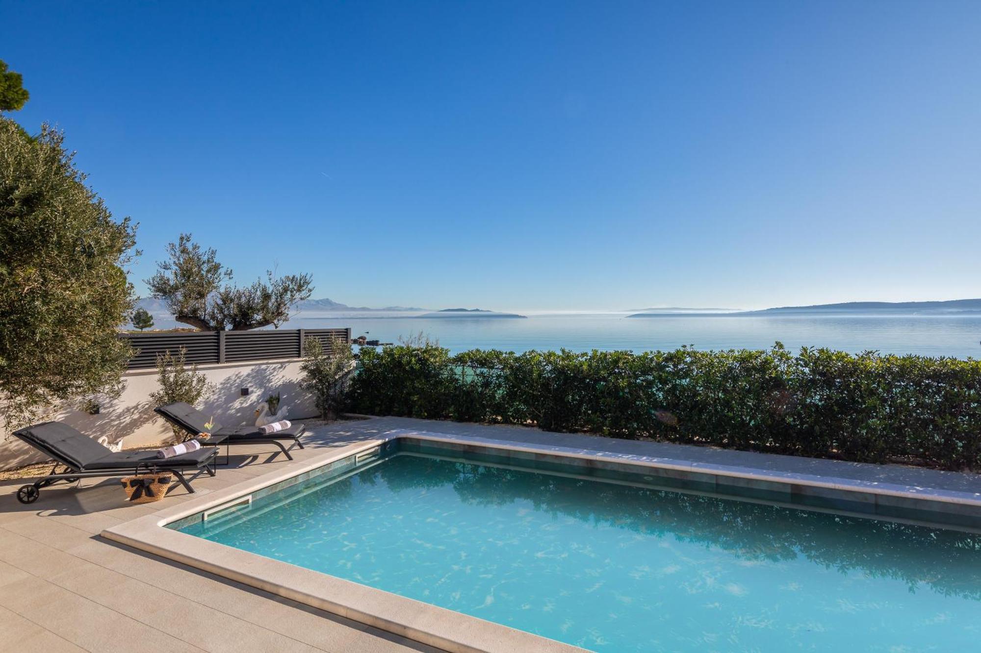 Beachfront Ines With Pool