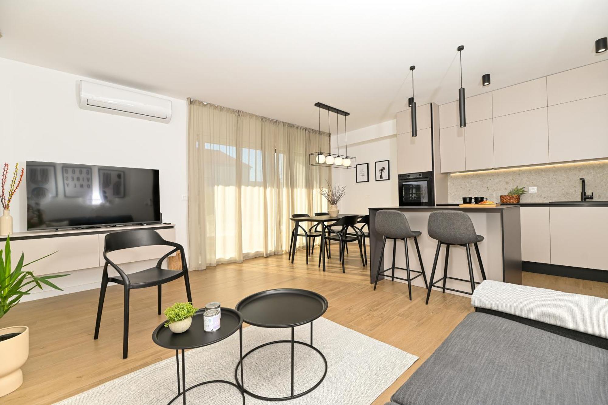 It Brand New Stylish Apartment