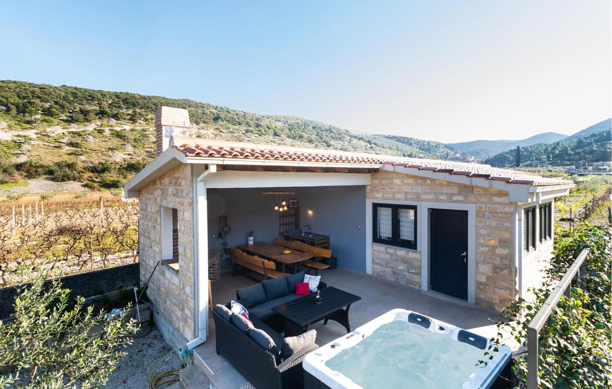 1 Bedroom Beautiful In Postira *