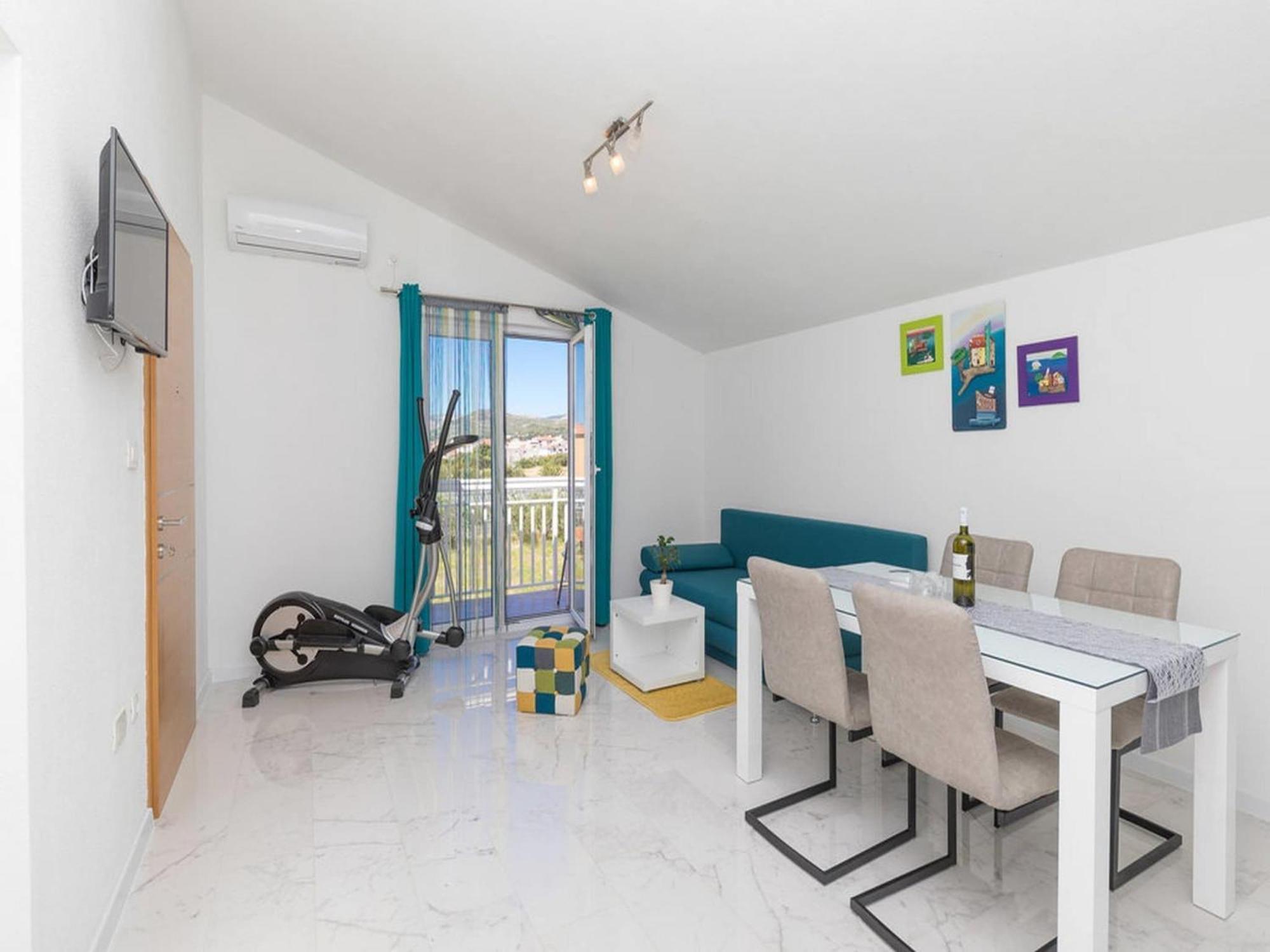 Апартаменты Two Bedroom With Balcony *