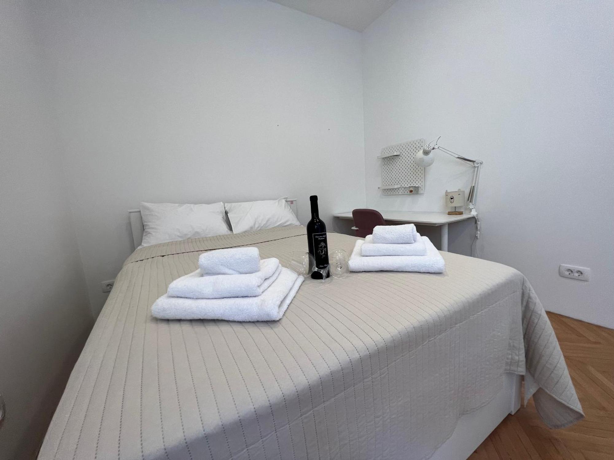 Spacious 2br In Center With Balcony