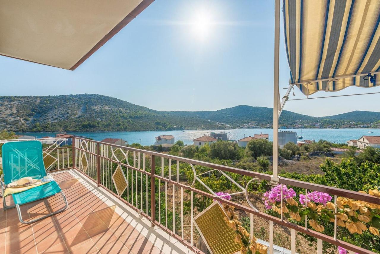 Kostovic 1943 Guest house Vinisce