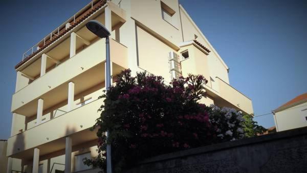 Апартаменты 4 Sleeps 4 Guests