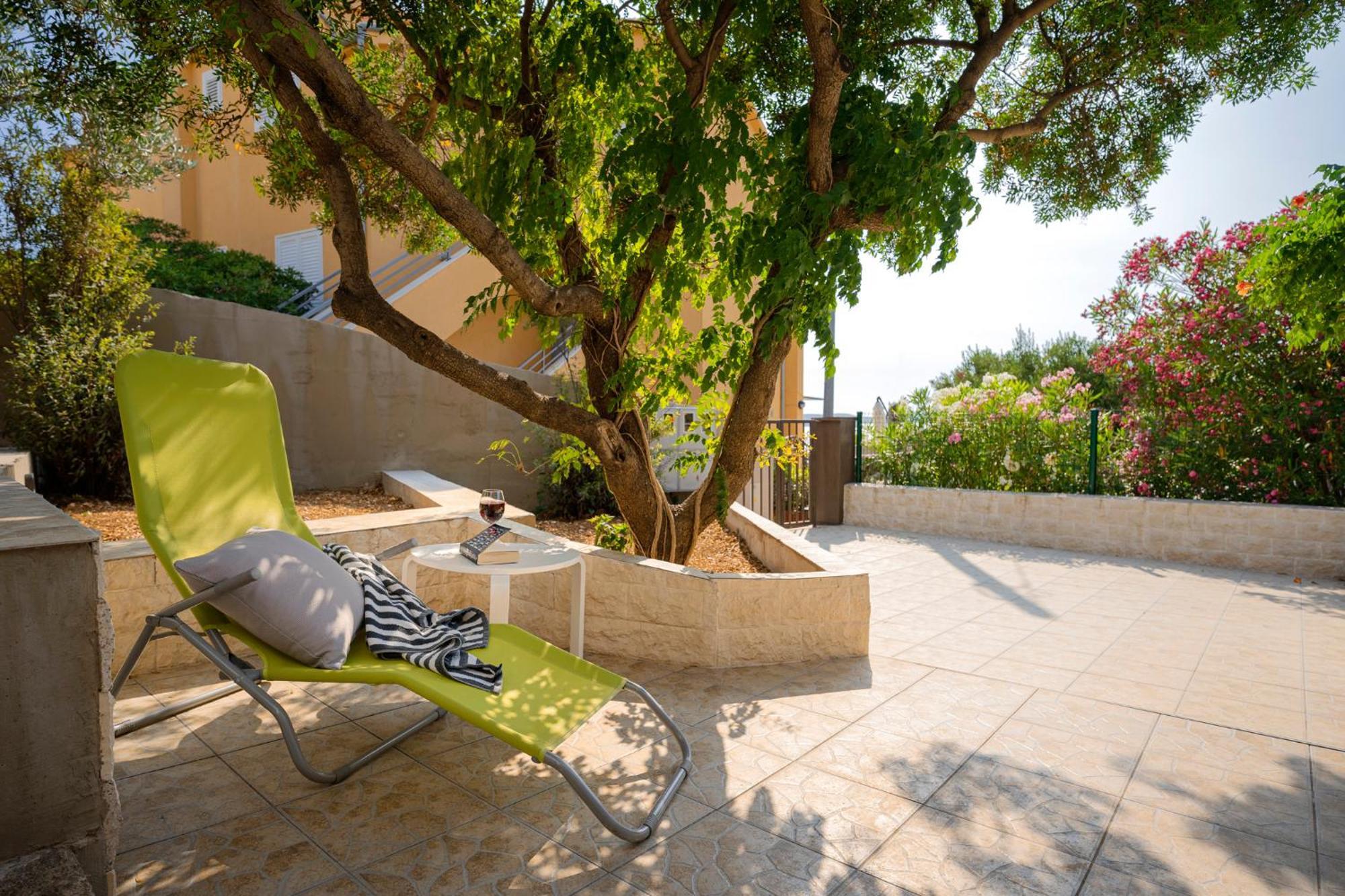 Apartment Big Sunny Terrace Hvar