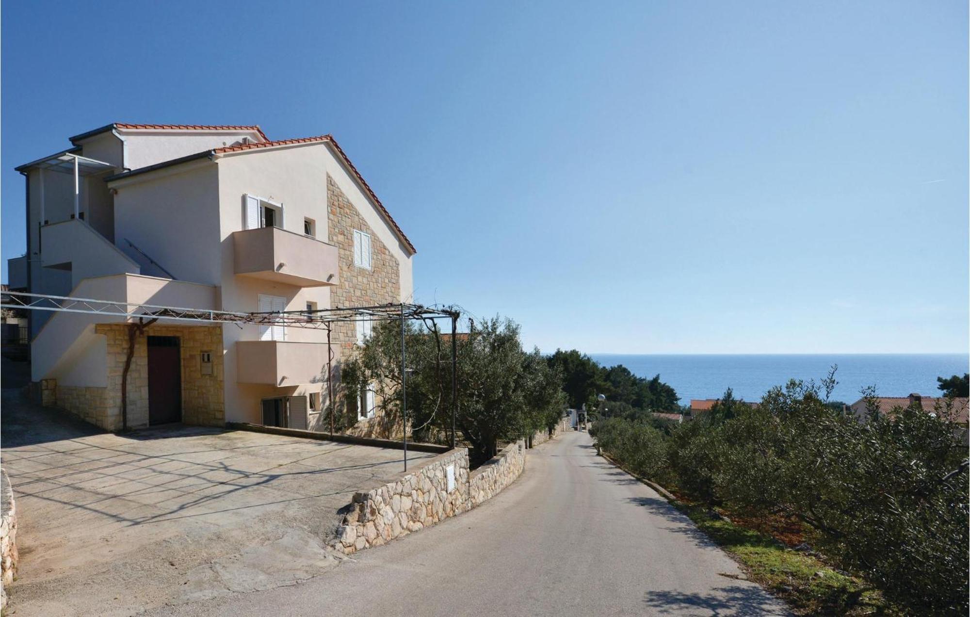2 Bedroom Beautiful In * Ivan Dolac