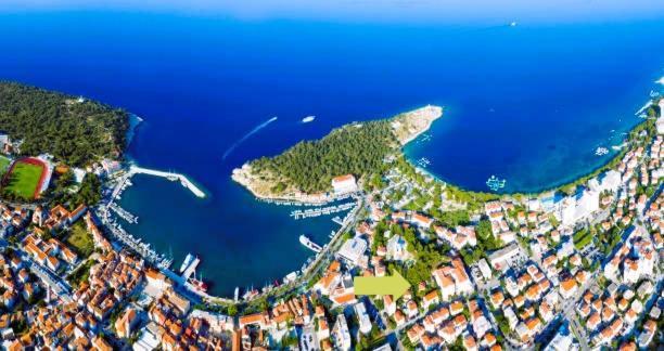 Centre & Free Private Parking Makarska
