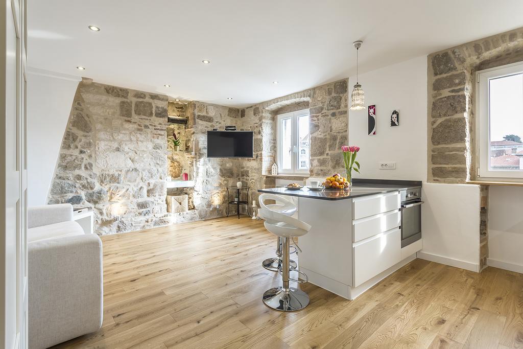 Apartament Lara *