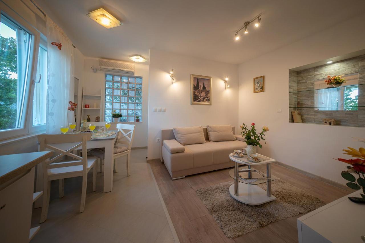 Karla Apartman *