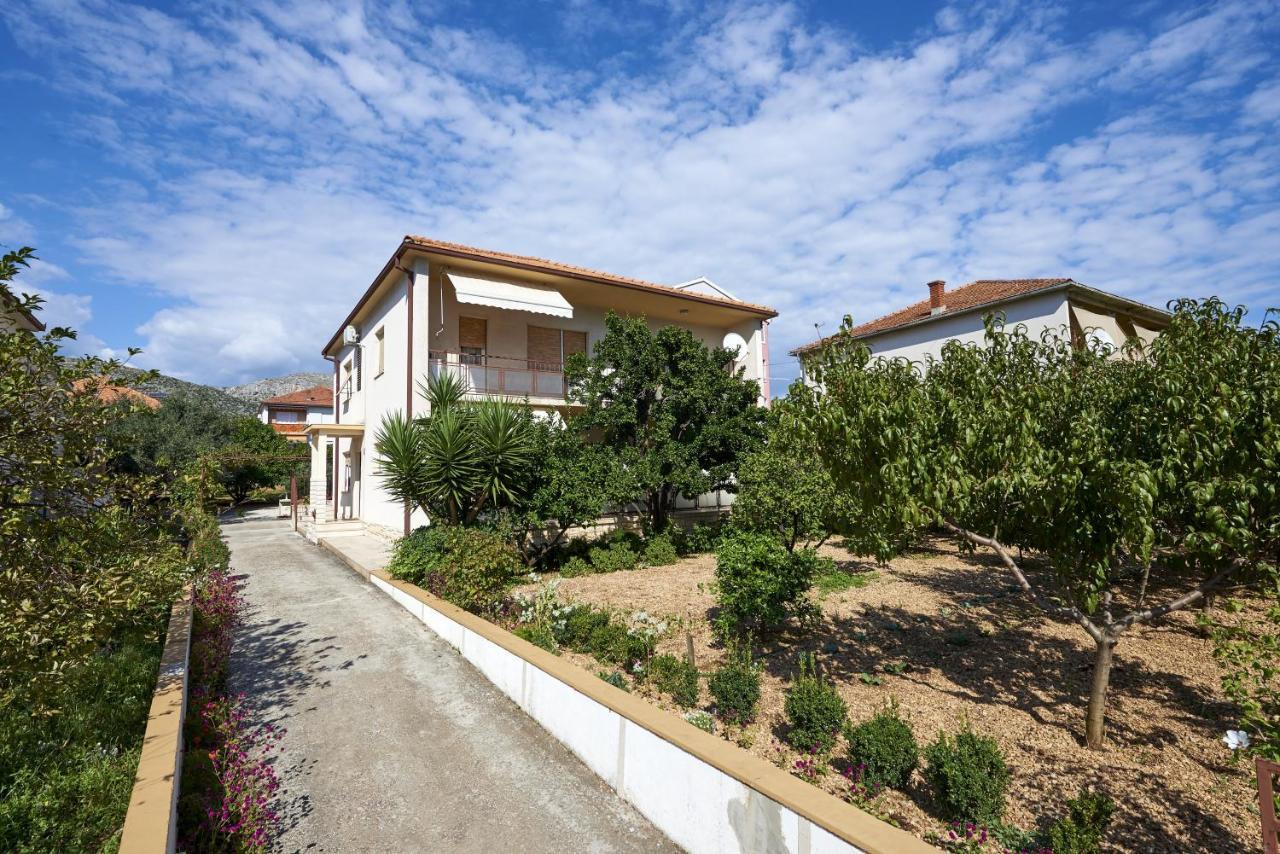 And With Parking Space - 13102 Guest house 3*