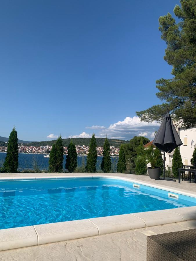 Seaesta Holiday-luxury Seaview Apartment