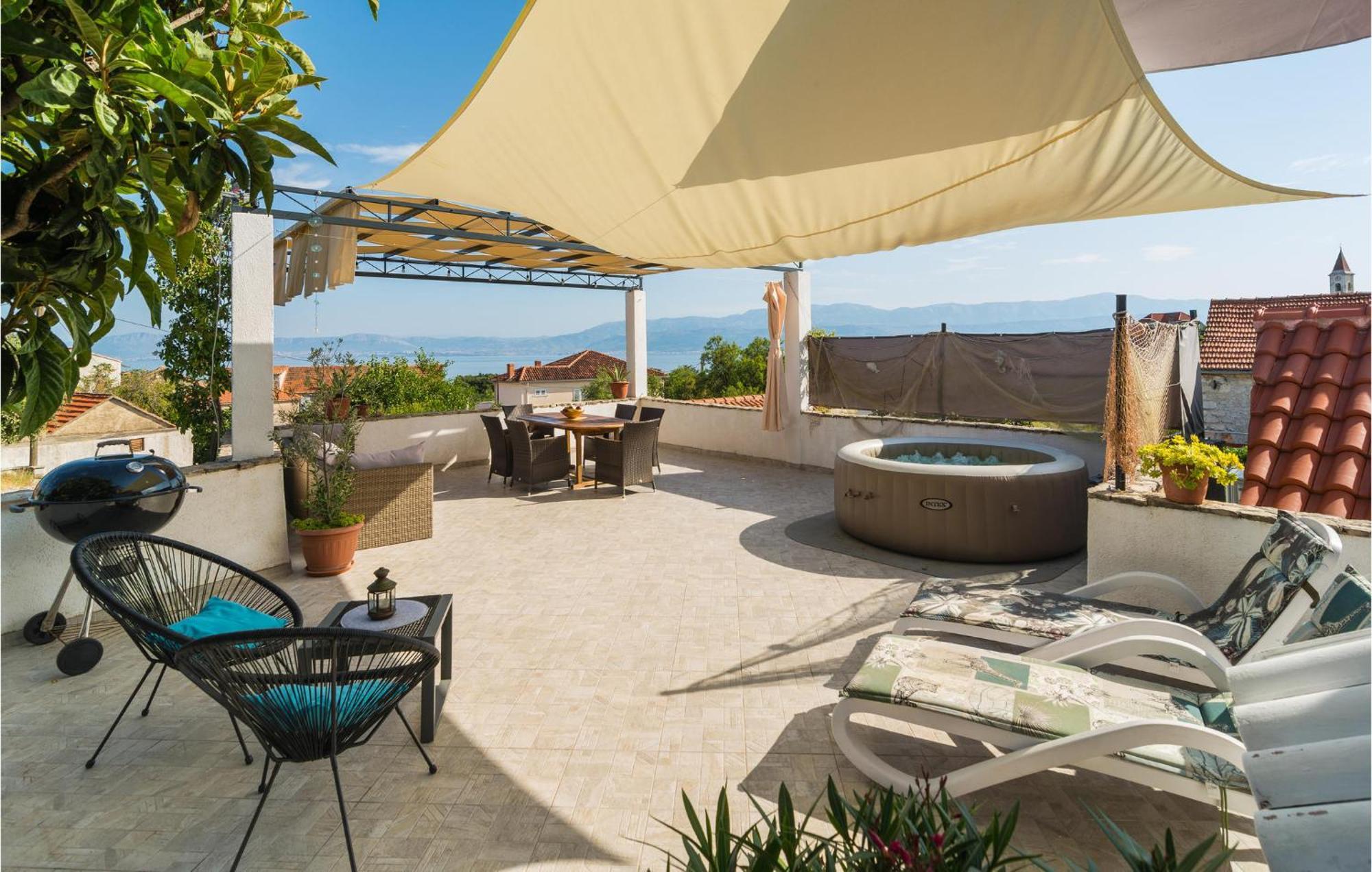 Appartement 3 Bedroom Beautiful In Mirca