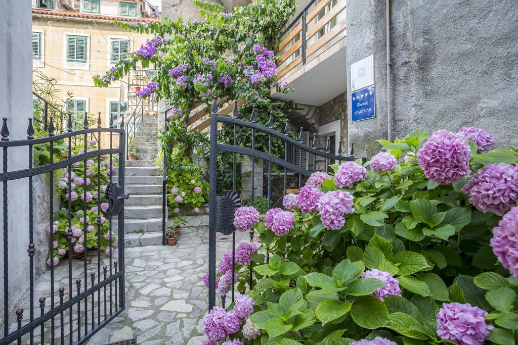 Apartament Sara